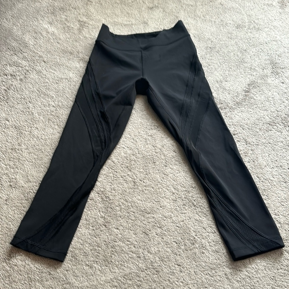 Lululemon cropped mesh detail leggings
